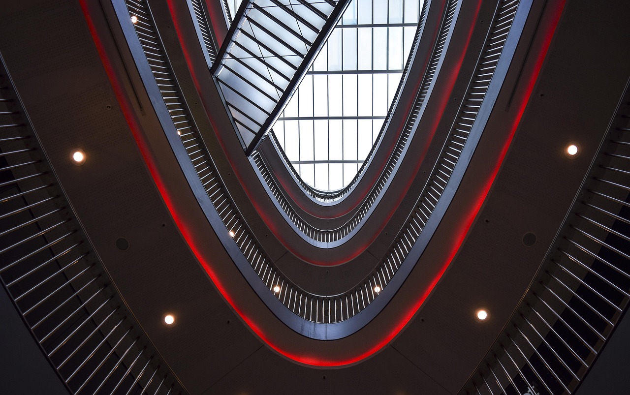 Design aerisit pentru interior si exterior cu balustrade din sticla